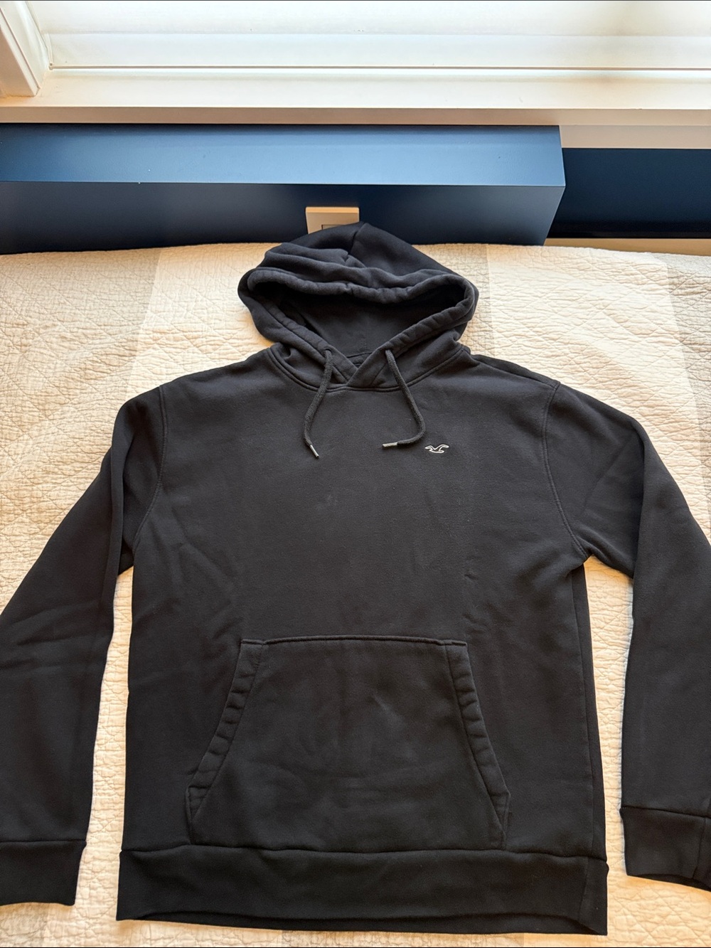 Hollister Men's Black Hooded Pullover Sweatshirt